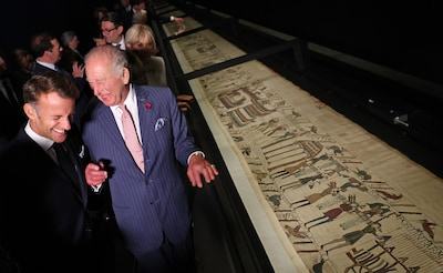 Duizend jaar oude Tapijt van Bayeux doorstaat reis van Frankrijk naar Londen zonder kleerscheuren