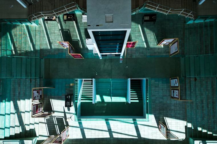 Cette ancienne piscine monumentale de Liège cachait un abri antiaérien sous ses bassins: "400 personnes pouvaient s'y entasser"