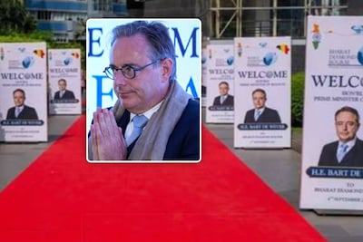 Bart De Wever bezoekt diamantbeurs in Mumbai, en ze hebben niet op een poster of twee gekeken om hem welkom te heten