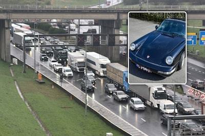 Gestolen Porsche-oldtimer botst op E34 tijdens achtervolging, bestuurder na vlucht opgepakt