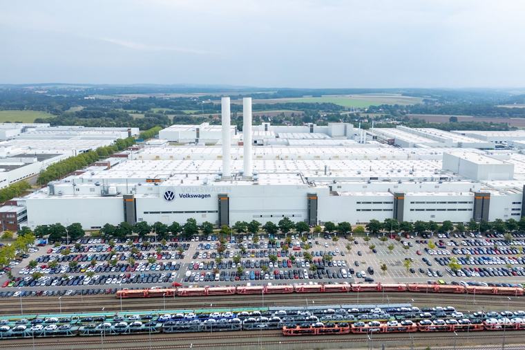 Volkswagen évite l’explosion sociale, mais quatre usines restent sur la sellette