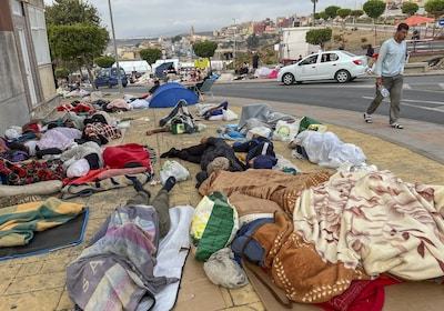 Spaans gerecht opent onderzoek naar massale instroom van migranten in Ceuta
