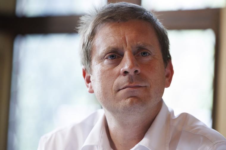 Laurent Hublet, sur la suppression décriée de certaines aides : "Je préfère prévenir en août que trahir en décembre"