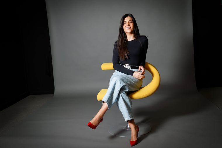Séverine Parlakou, la Belge qui s’est fait une place au cœur de "Téléfoot": "J’ai toujours mes Louboutin sur le plateau"