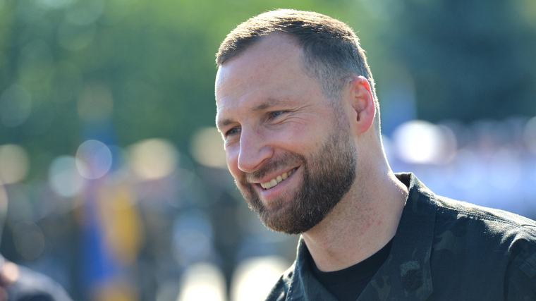 Yevhen Khmara neemt het roer over als minister van Defensie in Oekraïne: dit staat hem te wachten