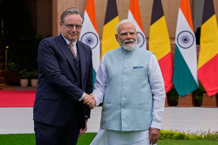 Bart De Wever et des groupes d’armement belge décrochent de gros contrats en Inde