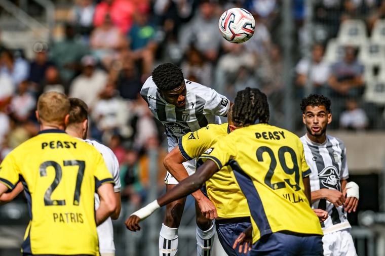 Charleroi – Union : énorme boulette de Koné, Mbemba égalise après une action collective magnifique (DIRECT, 1-1)