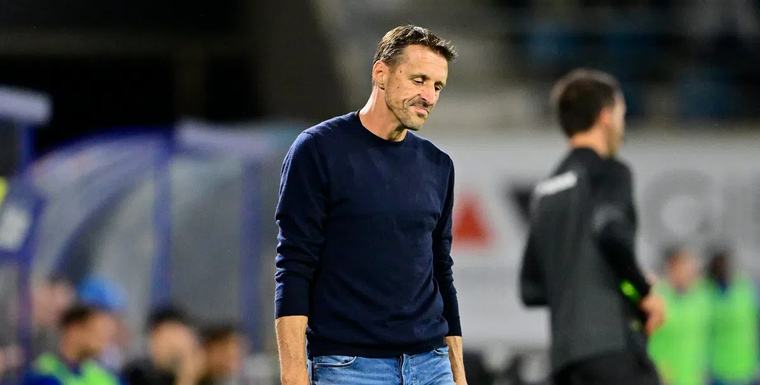 Simons blijft verdwaasd achter met OHL: "0 op 15 is voor te janken"