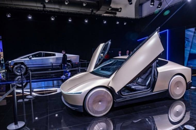 Tesla s'envole à New York après le lancement de son Cybercab au Texas
