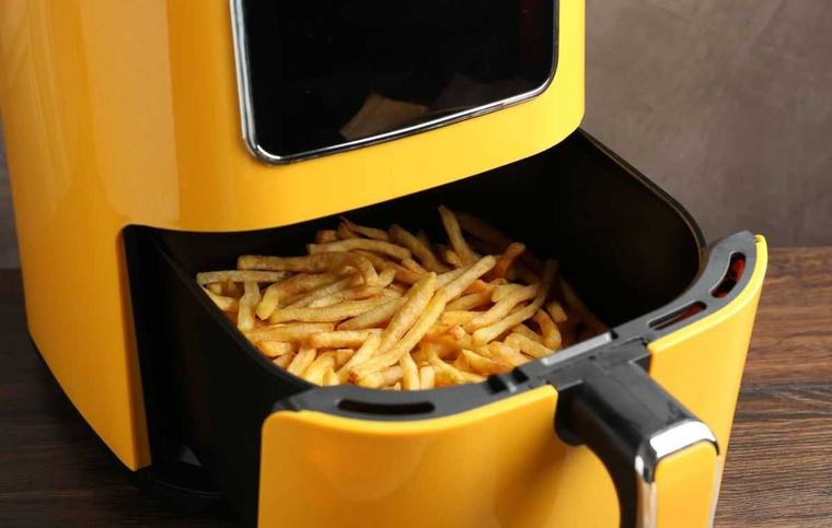 Zo bak je de lekkerste frietjes in de airfryer: krokant vanbuiten en zacht vanbinnen