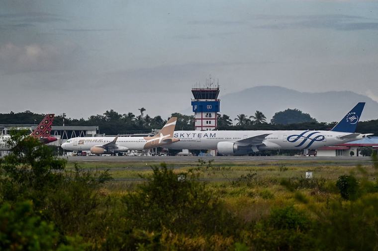 Éruption volcanique: l'aéroport de Jakarta suspend ses opérations