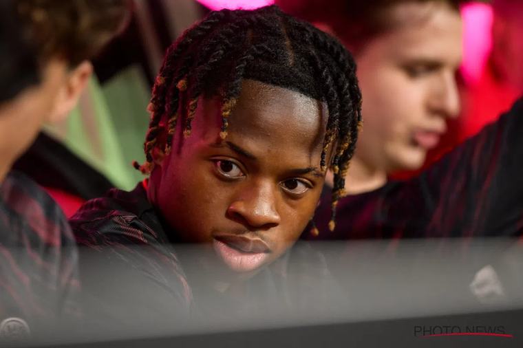 'Details bekend: Club betaalt 5M voor Mike, Bayern bedingt opvallende voorwaarde'