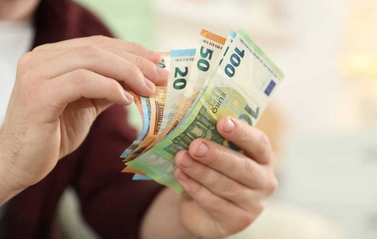 Snel nieuwe indexering: dan zullen pensioenen, uitkeringen en ambtenarenlonen al opnieuw stijgen