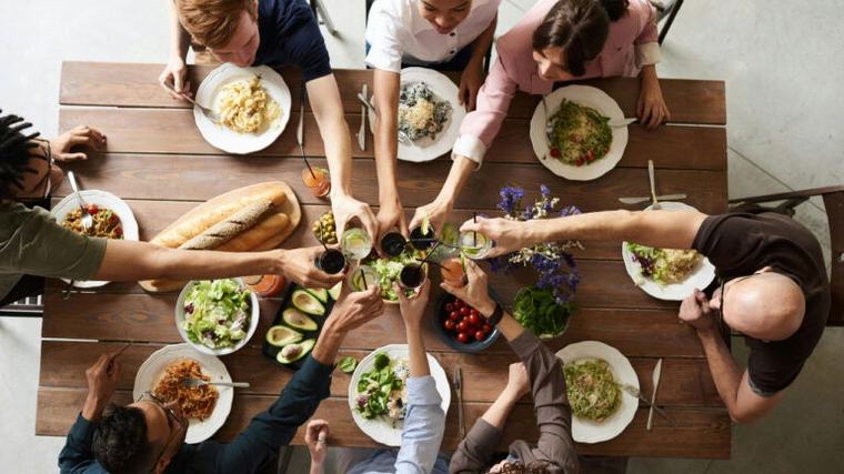 Samen eten zorgt voor een betere geestelijke gezondheid