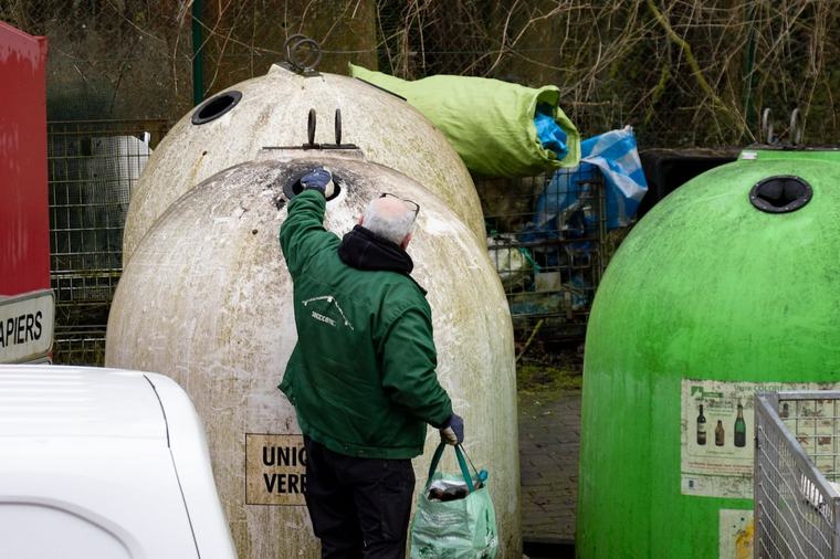 Flémalle : Les bulles à verre déplacées pour réduire les dépôts clandestins