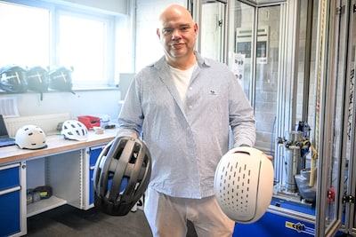 Is Aldi-fietshelm van 12 euro even veilig als model van 170 euro? Wij doen de valtest met een expert