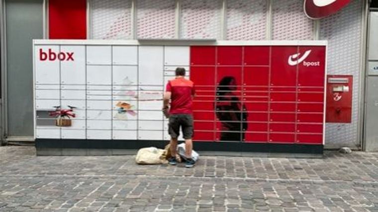 À Charleroi, une taxe sur les lockers pour protéger les commerces de proximité ?