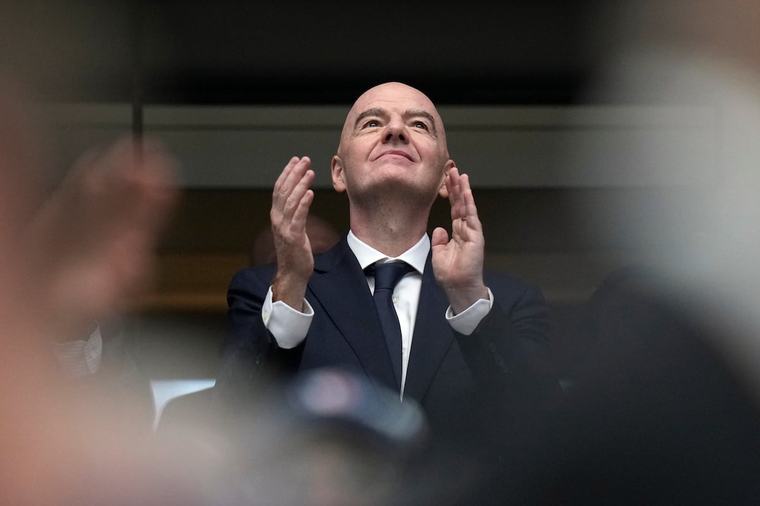 L’Union belge rejoint la fronde contre Infantino, dans la tourmente mais toujours aux commandes : le président de la FIFA peut-il vraiment tomber ?