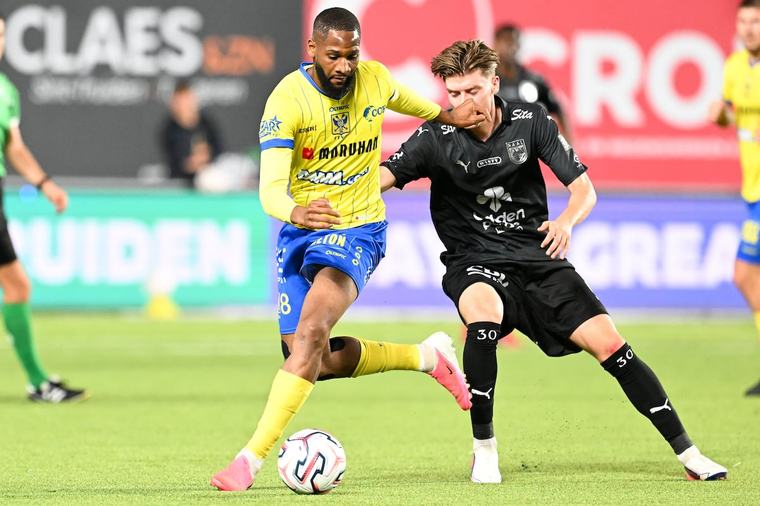 La défense qui prend l'eau, une attaque stérile, une première pour Boukamir : le bulletin des Loups à Saint-Trond (4-0)