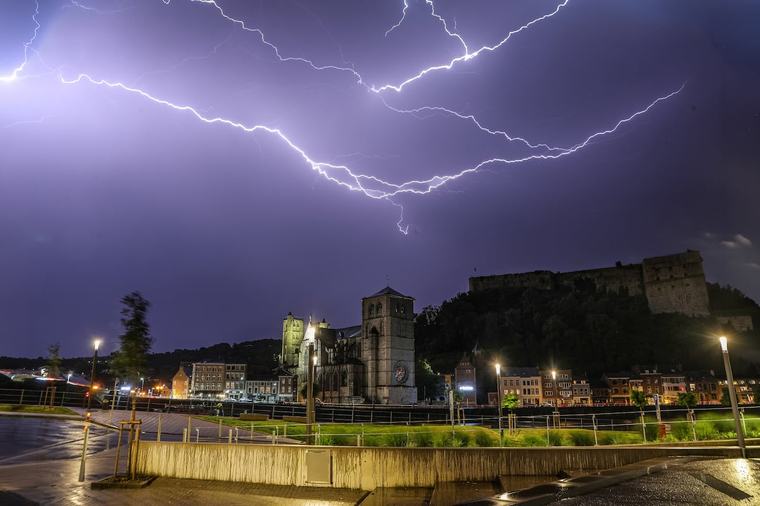 Orages violents, fortes pluies et jusqu’à 10 °C de moins : ce météorologue prévient, “il faudra surveiller l’évolution de la situation ce jeudi”