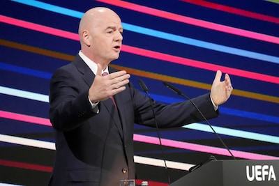 “We moeten erover waken dat voetbal nooit meer te koop zal zijn”: Noordse voetbalbonden vragen Europese Commissie om actie tegen Infantino