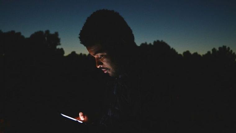 Pourquoi est‑ce que nous nous envoyons des messages à nous‑même ? Ou comment nous nous approprions les technologies
