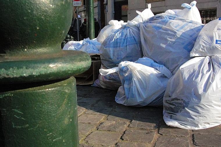 Tubize veut augmenter le ramassage des déchets aux périodes de canicule : “cela devient une question de salubrité et de dignité”