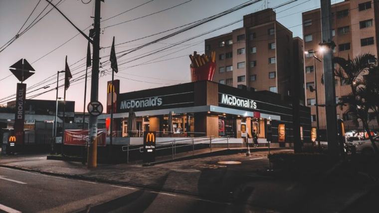 McDonald’s in Nederland beboet voor overtreden regels wegwerpbekers