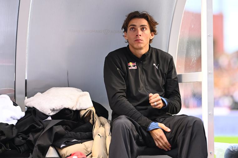 Choc au Mémorial Van Damme : Armand Duplantis déclare forfait juste avant le début du saut à la perche