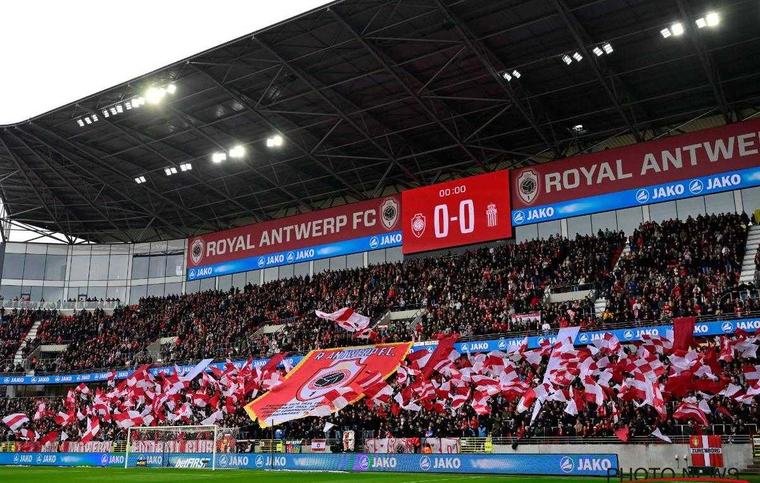 Antwerp-supporters mogen Sclessin niet in en dreigen voor opvallende situatie te zorgen in het centrum van Luik