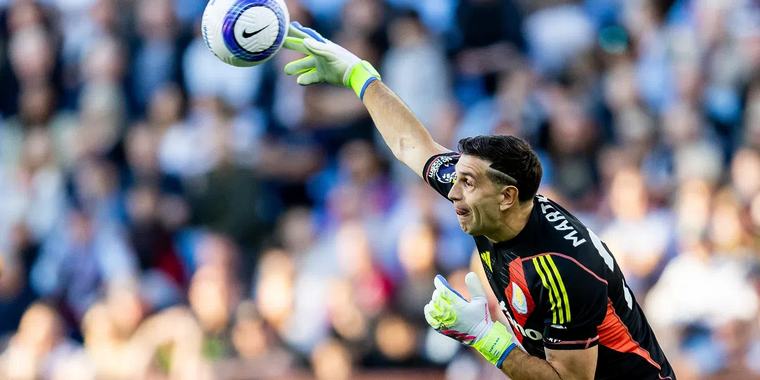Dan toch (nog) geen geloof in Penders? 'Chelsea gaat last minute voor Martinez'