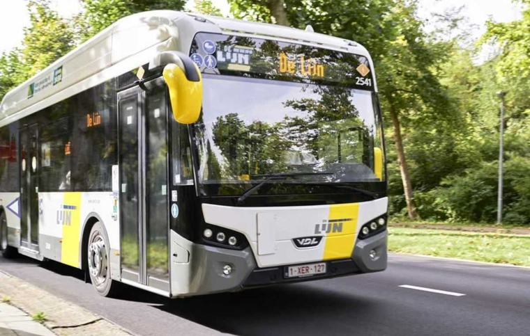 Voorkom onaangename verrassingen: De Lijn waarschuwt voor start nieuwe schooljaar