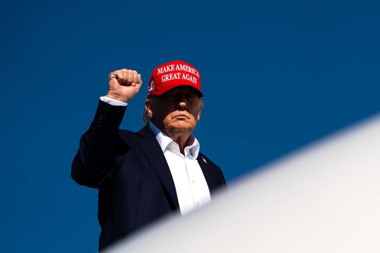 Donald Trump s'en prend à un constructeur d'avions canadien: "S'ils veulent notre marché, ils doivent construire ici"