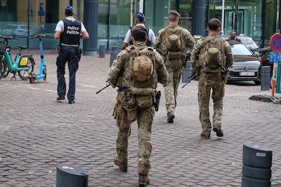 Tweede verdachte aangehouden in zaak rond kalasjnikov die verstopt zat onder babyspullen in sporttas in Brussel-Zuid