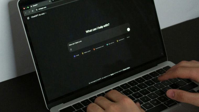 Hoe AI-chatbots de sociale ontwikkeling van tieners kunnen belemmeren