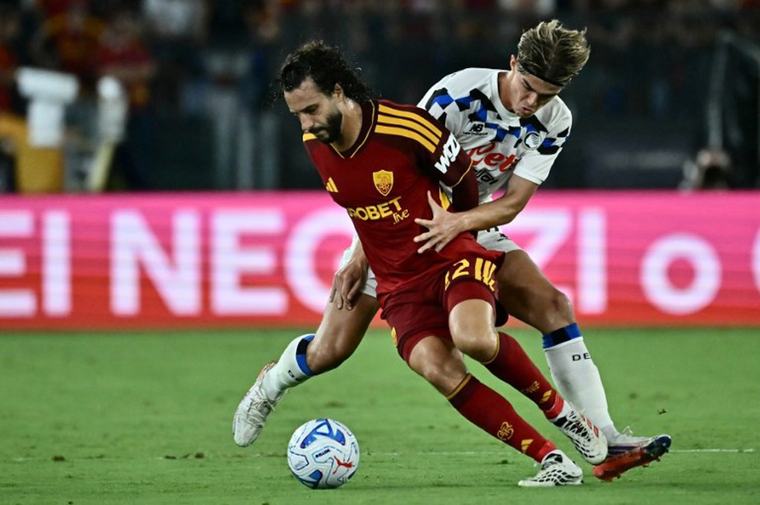 Belgen in het buitenland - De Ketelaere en Atalanta gaan in het slot kopje-onder bij Roma