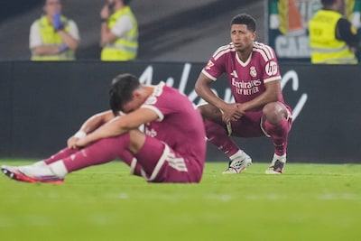 Amper werk, toch geklopt: Thibaut Courtois gaat met Real Madrid onderuit na veel geklungel en een gemiste strafschop