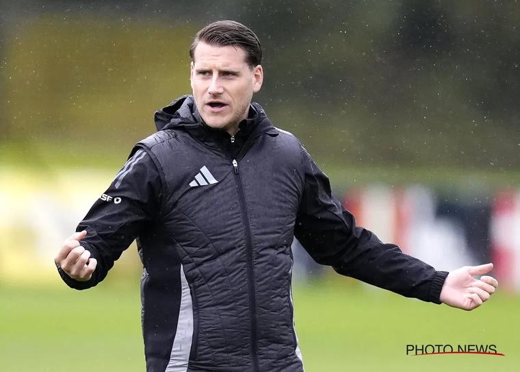 Club NXT-coach baalt na cruciale scheidsrechterlijke fout: "De ref gaf toe dat hij in de fout was gegaan"